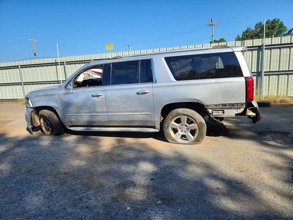 Photo 2 from auction – 2017 CHEVROLET SUBURBAN with VIN 1GNSKJKC1HR218303