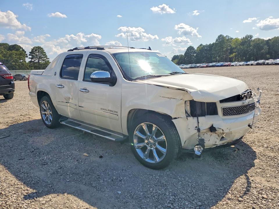 Zdjęcie 4 z aukcji – 2013 CHEVROLET AVALANCHE z VIN 3GNMCGE02DG257518