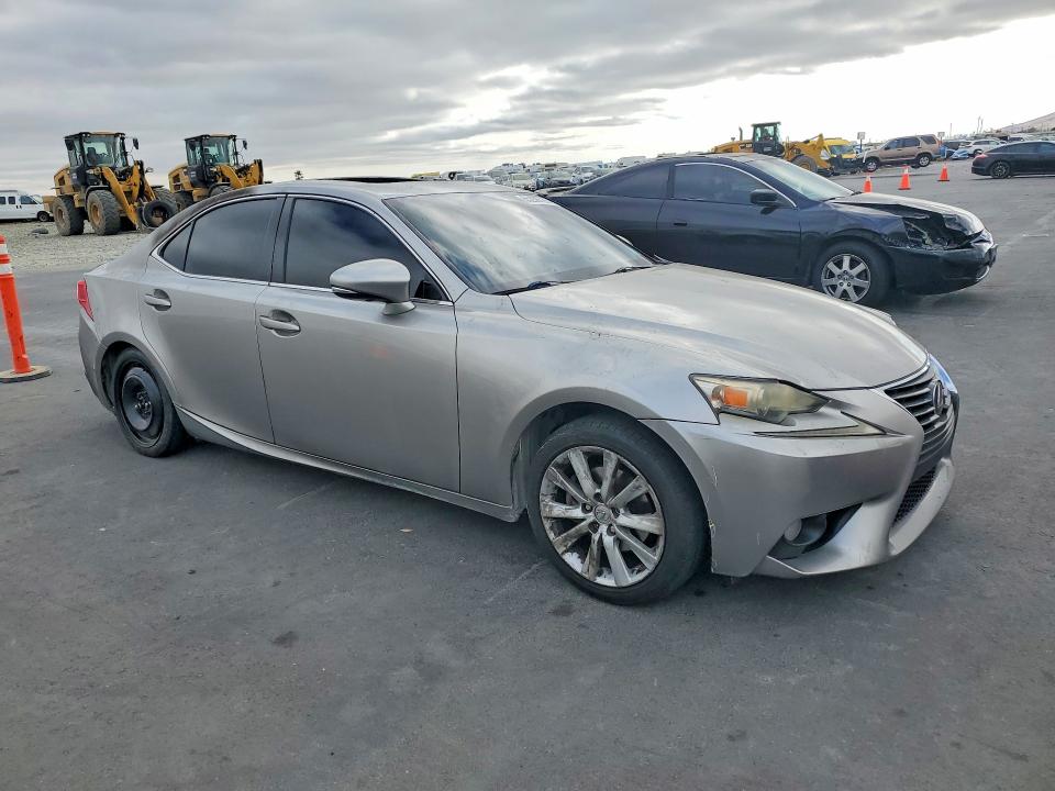 Photo 4 from auction – 2014 LEXUS IS with VIN JTHBF1D25E5038194