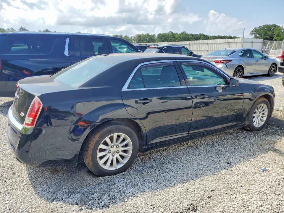 Photo 3 from auction – 2014 CHRYSLER 300 with VIN 2C3CCAAG2EH200035