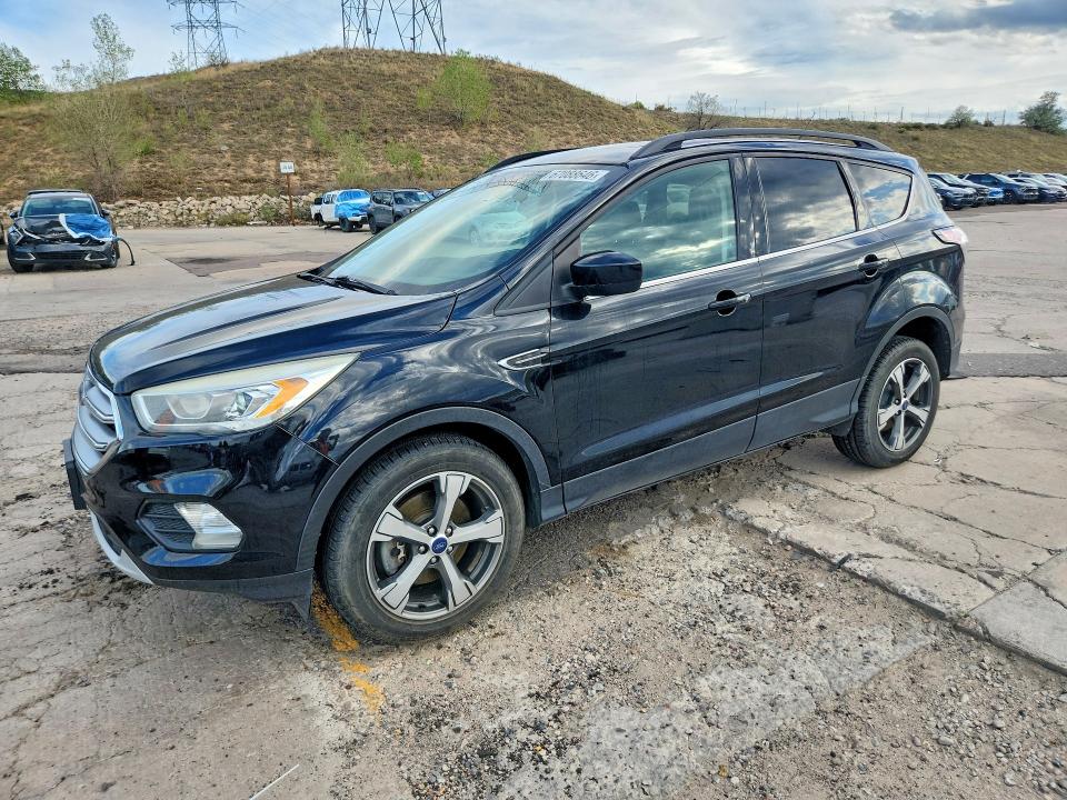 FORD ESCAPE 2017 مع رقم تعريف المركبة 1FMCU9G99HUD80661 - صورة من المزاد