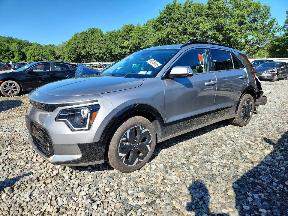 2023 KIA NIRO
