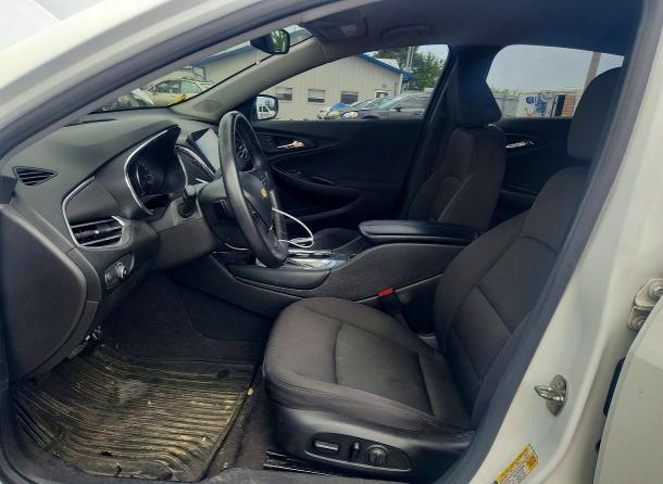 Photo 7 from auction – 2017 CHEVROLET MALIBU with VIN 1G1ZE5ST6HF162942