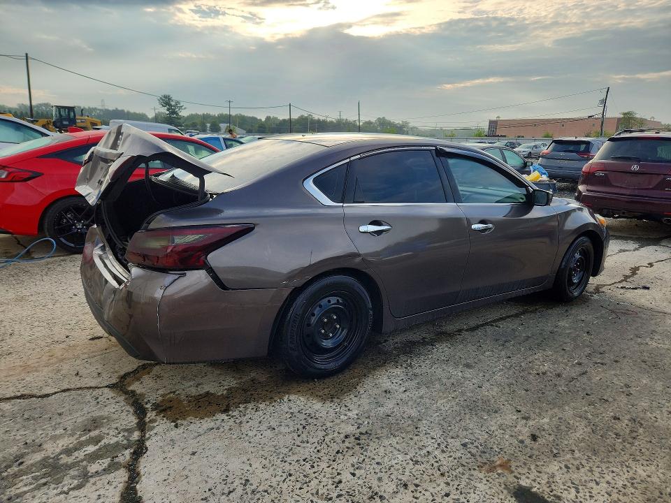 Photo 3 from auction – 2016 NISSAN ALTIMA with VIN 1N4AL3AP1GN318902