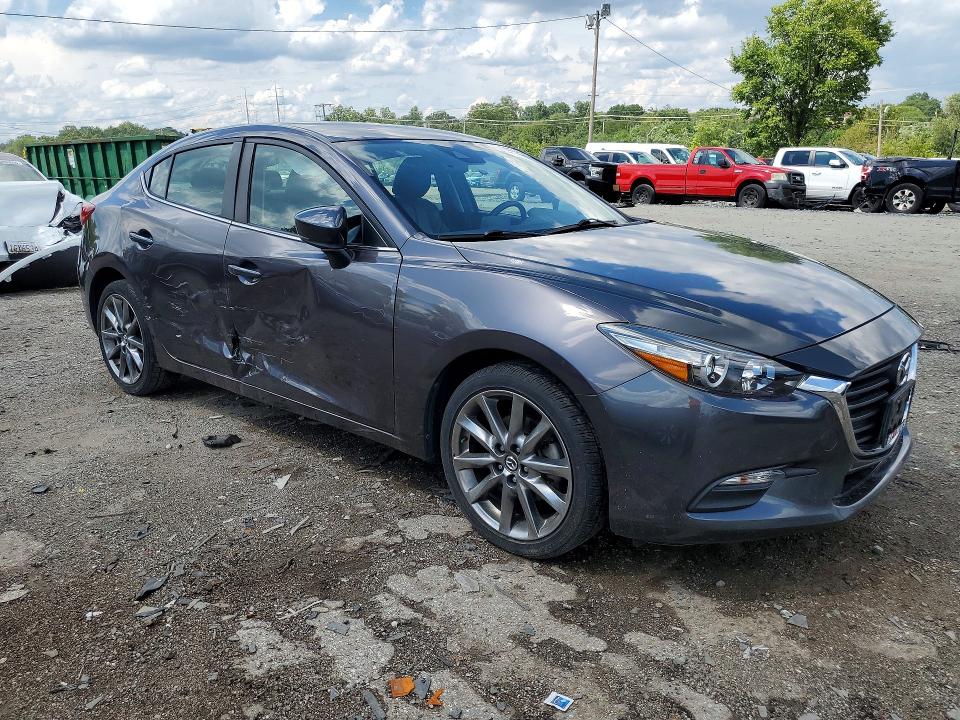 Снимка 4 от търг – 2018 MAZDA 3 с VIN 3MZBN1V37JM239110