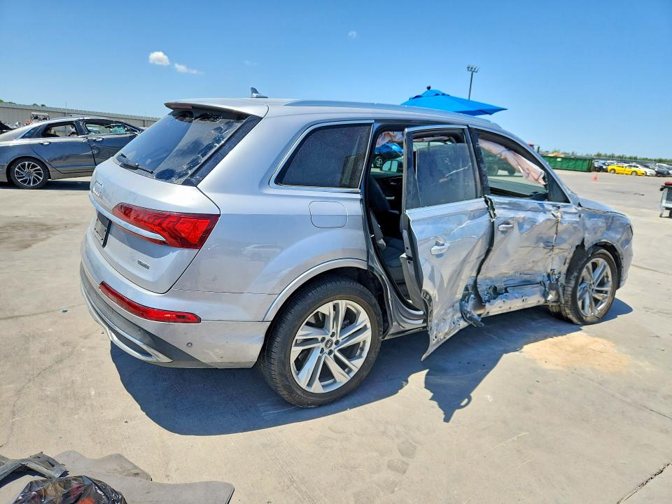Photo 3 from auction – 2022 AUDI Q7 with VIN WA1LXBF78ND017129