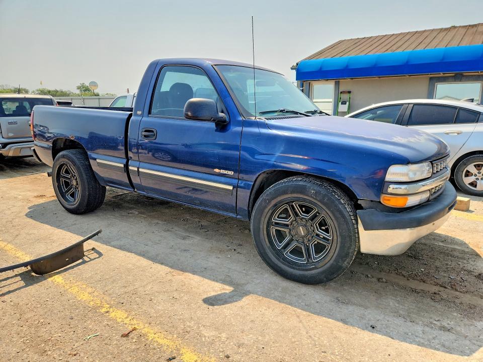 Photo 4 from auction – 2001 CHEVROLET SILVERADO with VIN 1GCEC14W61Z250390