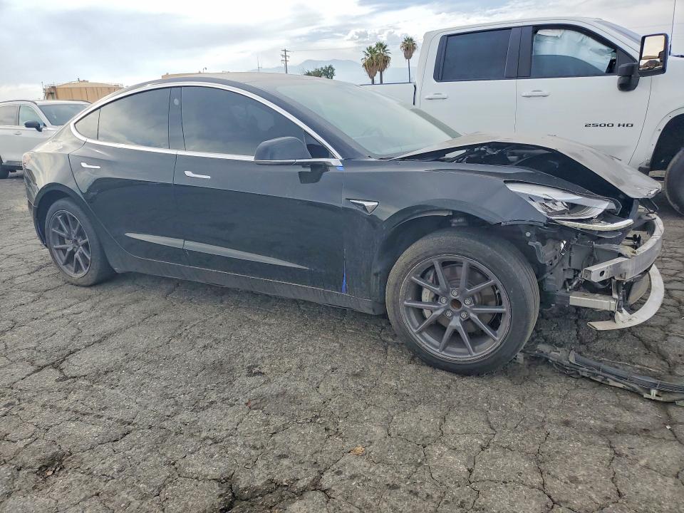 Photo 4 from auction – 2018 TESLA MODEL 3 with VIN 5YJ3E1EA4JF034385