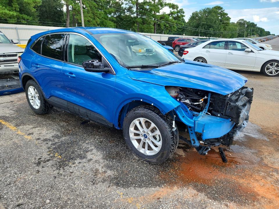 Photo 4 from auction – 2020 FORD ESCAPE with VIN 1FMCU0G65LUA11399