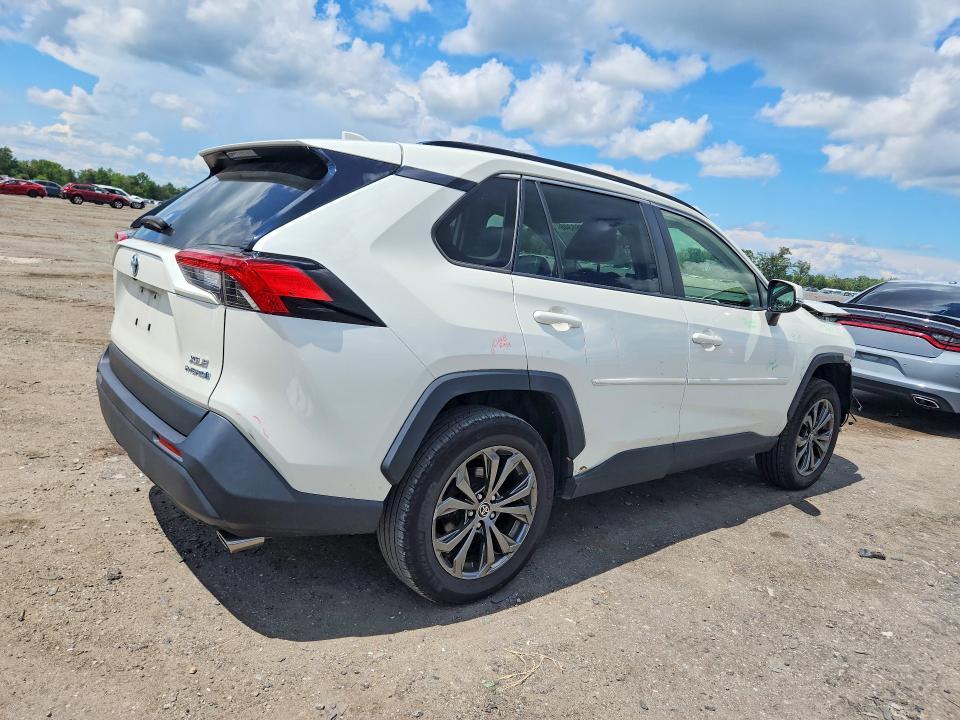 Zdjęcie 3 z aukcji – 2022 TOYOTA RAV4 z VIN JTMB6RFV2ND063776