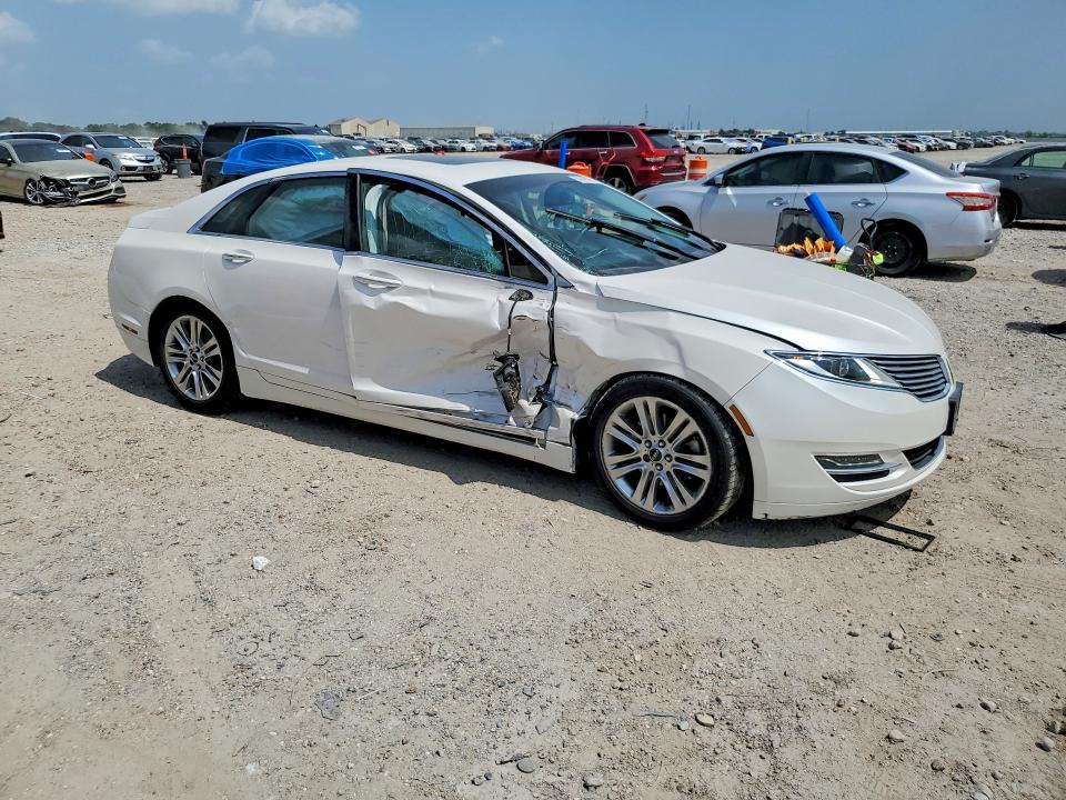 Photo 4 from auction – 2014 LINCOLN MKZ with VIN 3LN6L2G99ER813812