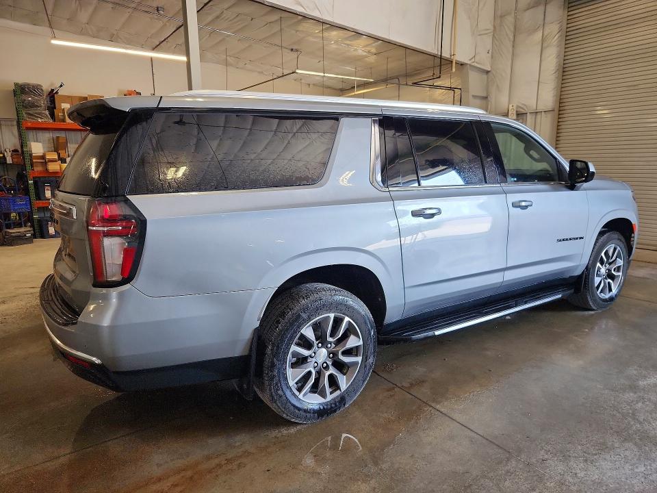 Photo 3 from auction – 2023 CHEVROLET SUBURBAN with VIN 1GNSKBKD4PR210449