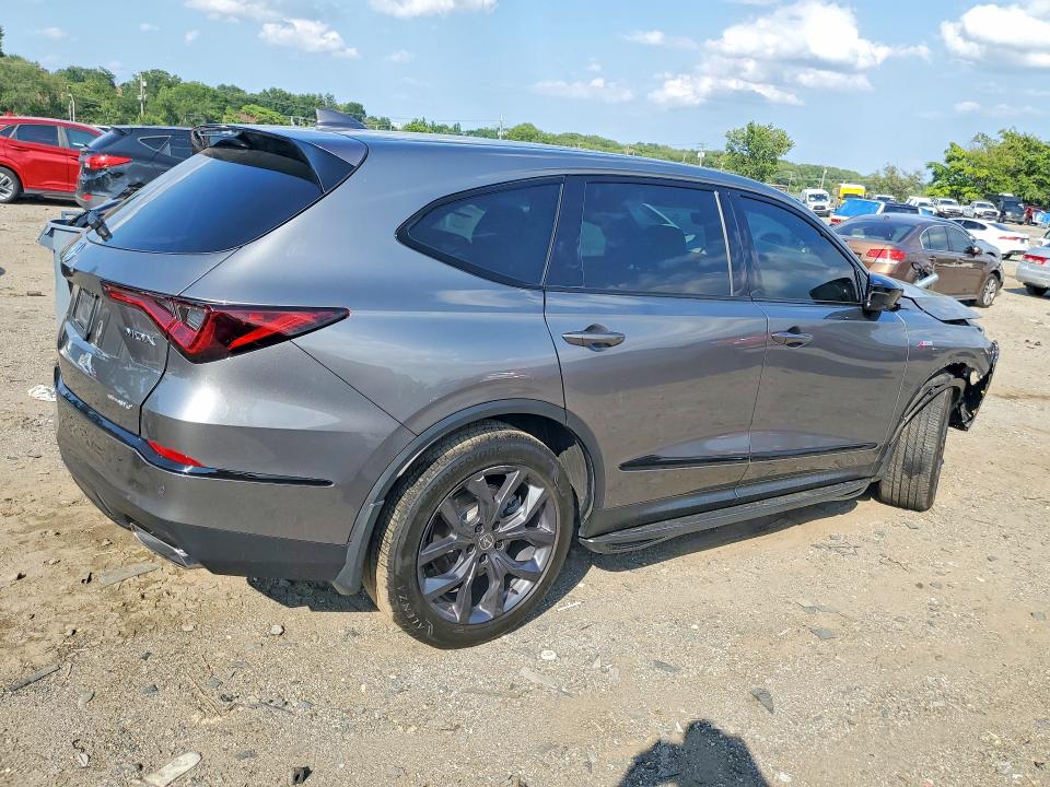 Zdjęcie 3 z aukcji – 2023 ACURA MDX z VIN 5J8YE1H03PL035978