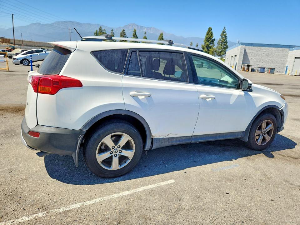 Фото 3 с аукциона – 2015 TOYOTA RAV4 с VIN JTMWFREV9FJ044888