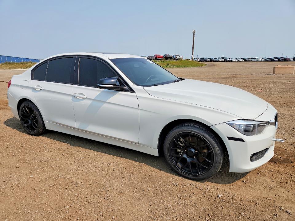 Photo 4 from auction – 2013 BMW 328 with VIN WBA3B3C58DF539594