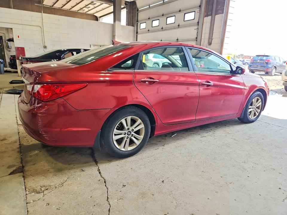 Photo 3 from auction – 2013 HYUNDAI SONATA with VIN 5NPEB4AC0DH796516