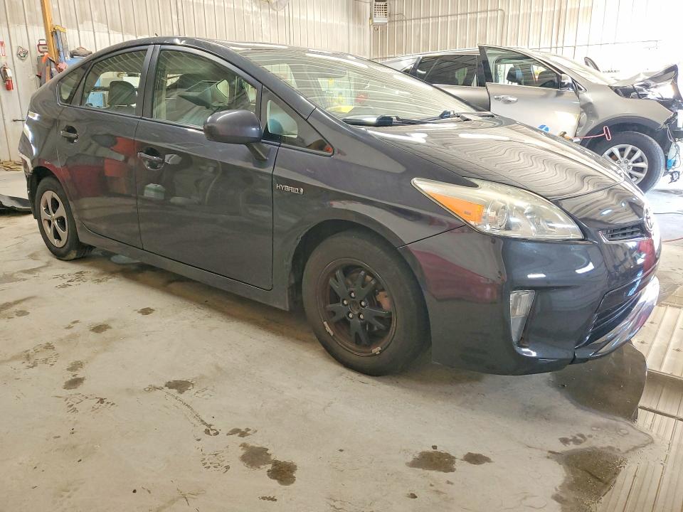 Photo 4 from auction – 2015 TOYOTA PRIUS with VIN JTDKN3DU1F0424014