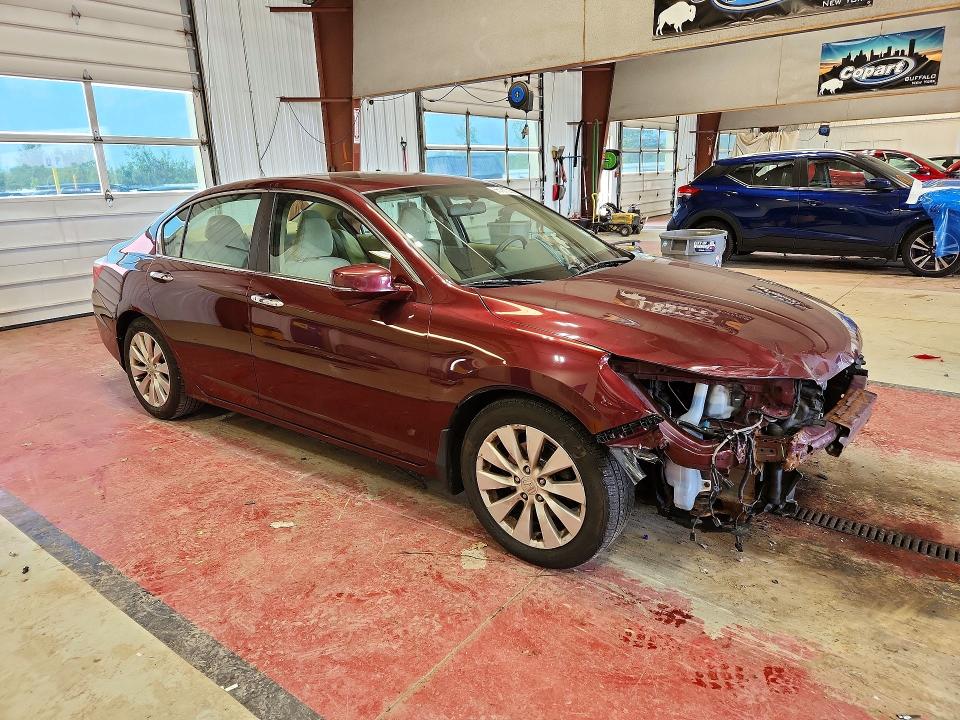 Photo 4 from auction – 2014 HONDA ACCORD with VIN 1HGCR2F74EA103279
