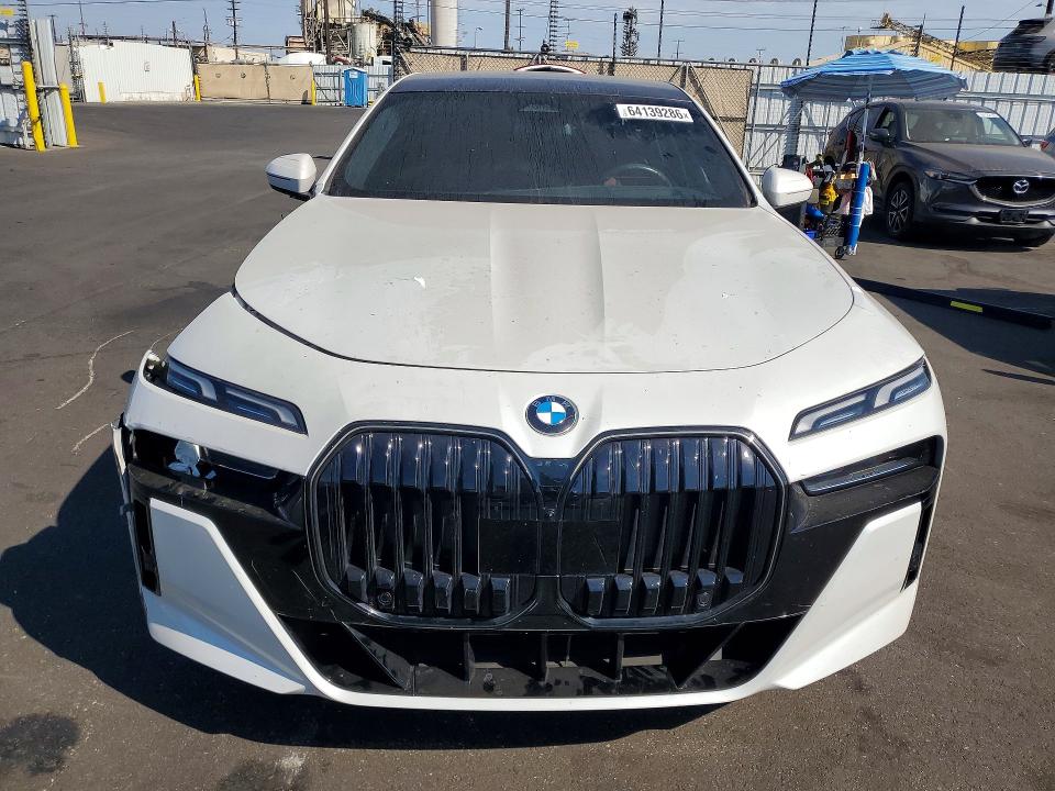 Снимка 5 от търг – 2025 BMW 740 с VIN WBA23EH08SCU84676