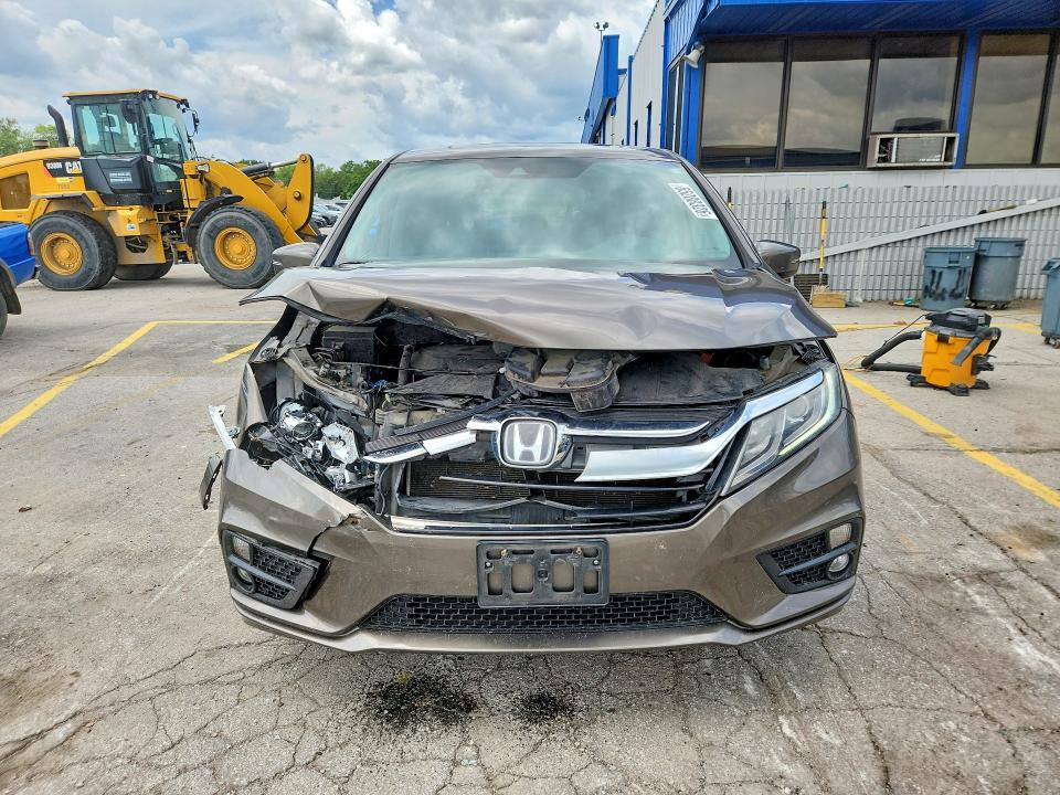Photo 5 from auction – 2018 HONDA ODYSSEY with VIN 5FNRL6H71JB095268