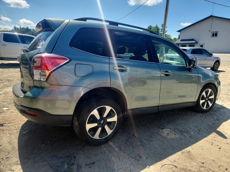 Photo 3 from auction – 2018 SUBARU FORESTER with VIN JF2SJARC5JH532535