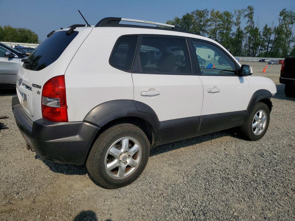 Photo 3 from auction – 2005 HYUNDAI TUCSON with VIN KM8JN72D25U083375