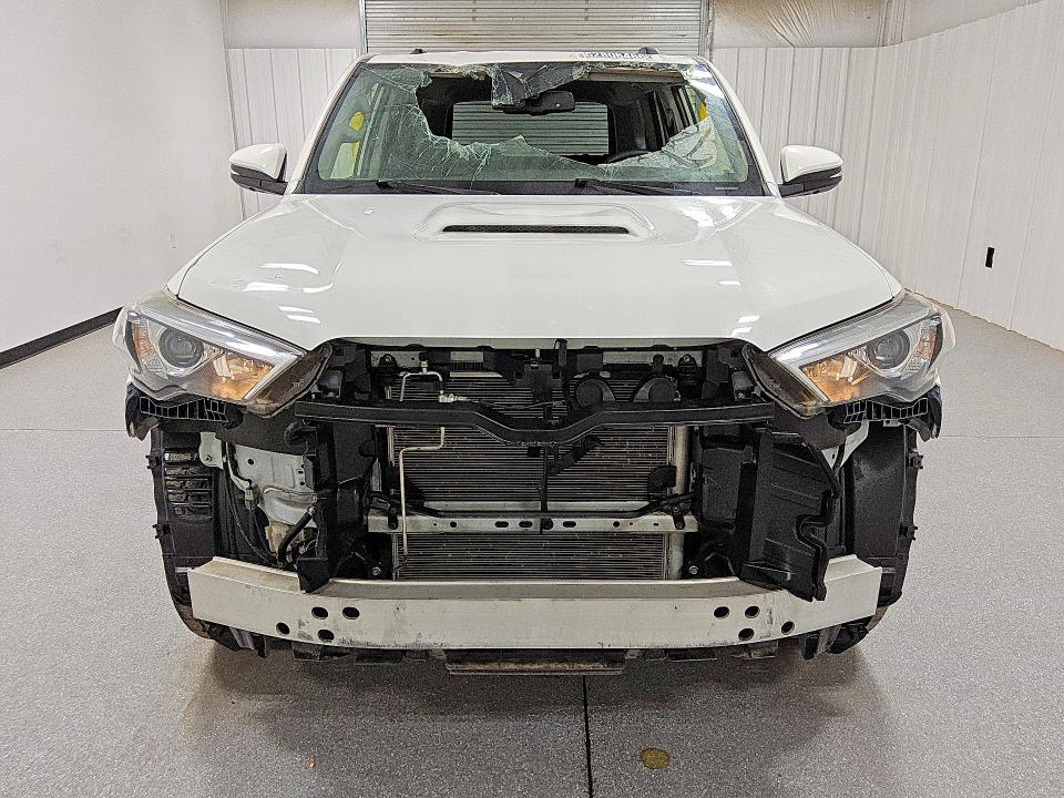 Photo 5 from auction – 2022 TOYOTA 4RUNNER with VIN JTESU5JR9N6018648