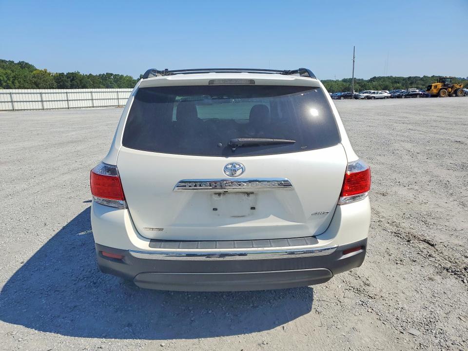 Photo 6 from auction – 2013 TOYOTA HIGHLANDER with VIN 5TDBK3EH8DS251760