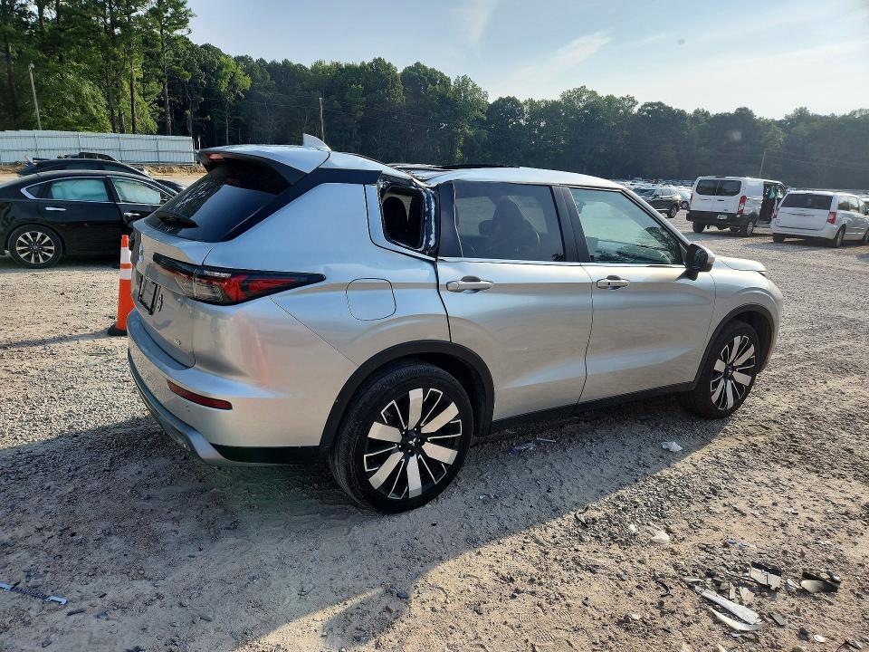 Photo 3 from auction – 2025 MITSUBISHI OUTLANDER with VIN JA4J3VA86SZ013390