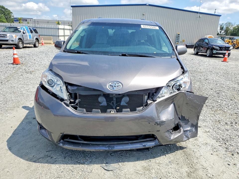 Photo 5 from auction – 2016 TOYOTA SIENNA with VIN 5TDKK3DC1GS701971