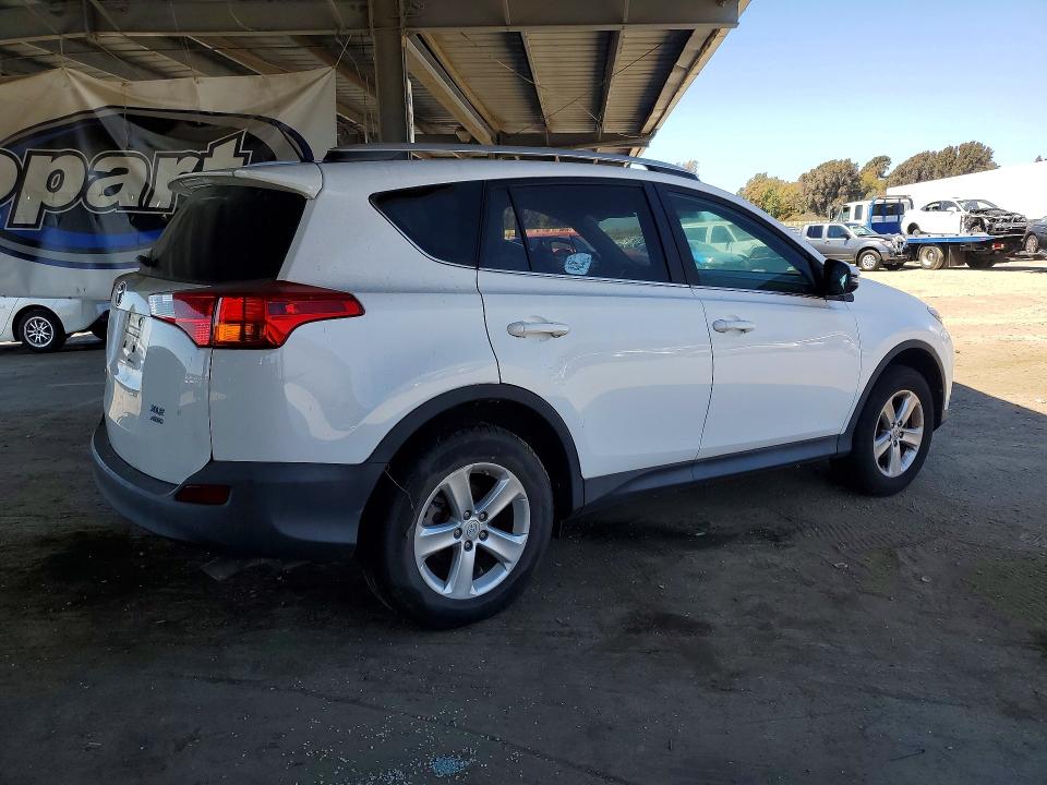 Photo 3 from auction – 2013 TOYOTA RAV4 with VIN 2T3RFREV0DW100342