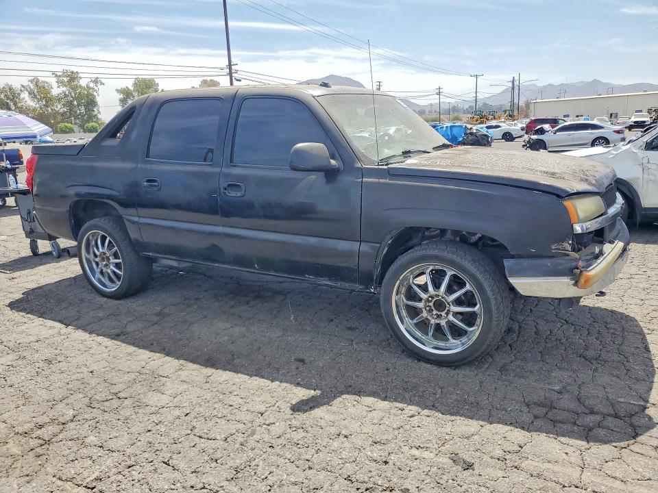 Photo 4 from auction – 2004 CHEVROLET AVALANCHE with VIN 3GNEC12T04G127625