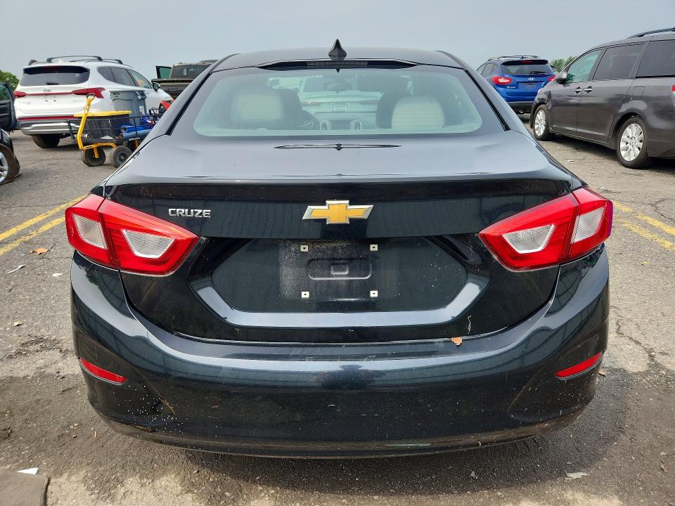 Photo 6 from auction – 2018 CHEVROLET CRUZE with VIN 1G1BC5SM3J7228380