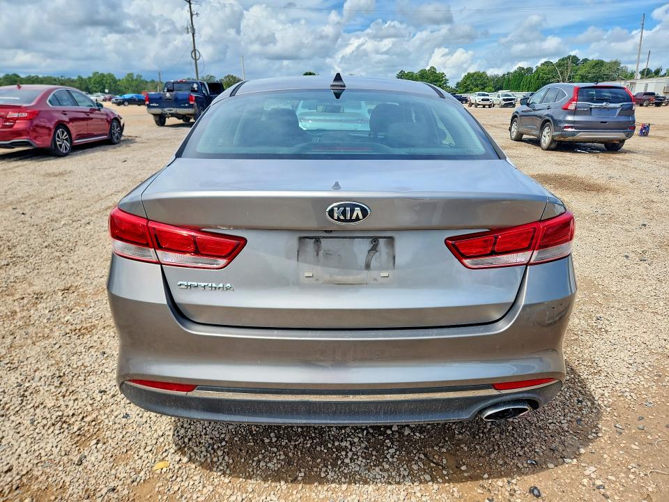 Photo 6 from auction – 2017 KIA OPTIMA with VIN 5XXGT4L36HG167203