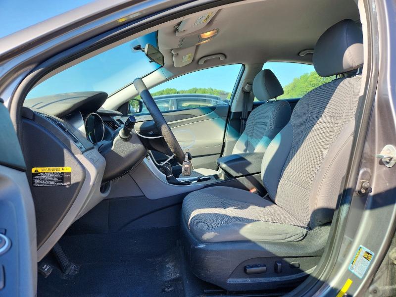 Photo 7 from auction – 2011 HYUNDAI SONATA with VIN 5NPEB4AC6BH277418
