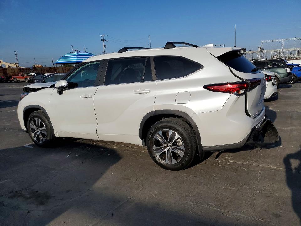 Zdjęcie 2 z aukcji – 2023 TOYOTA HIGHLANDER z VIN 5TDKDRAH9PS001547