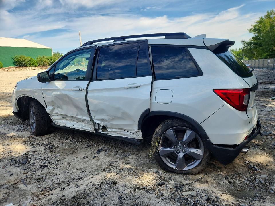 Photo 2 from auction – 2020 HONDA PASSPORT with VIN 5FNYF8H94LB002844