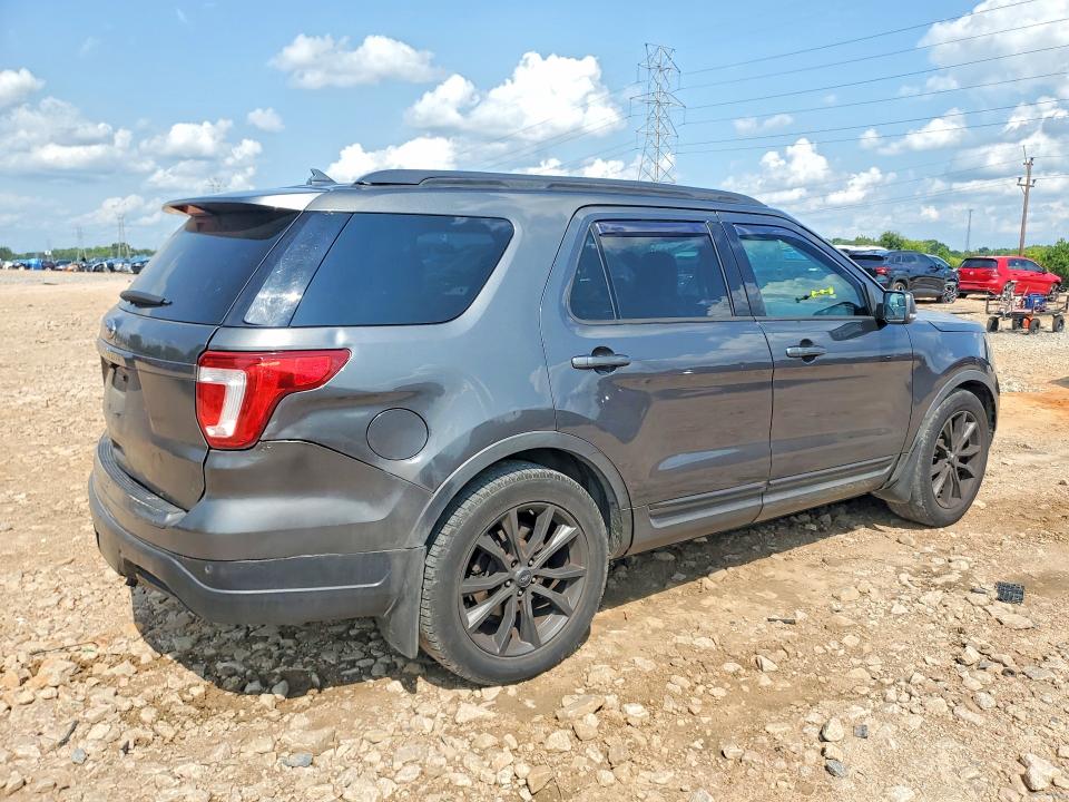 Photo 3 from auction – 2018 FORD EXPLORER with VIN 1FM5K7D80JGB62837