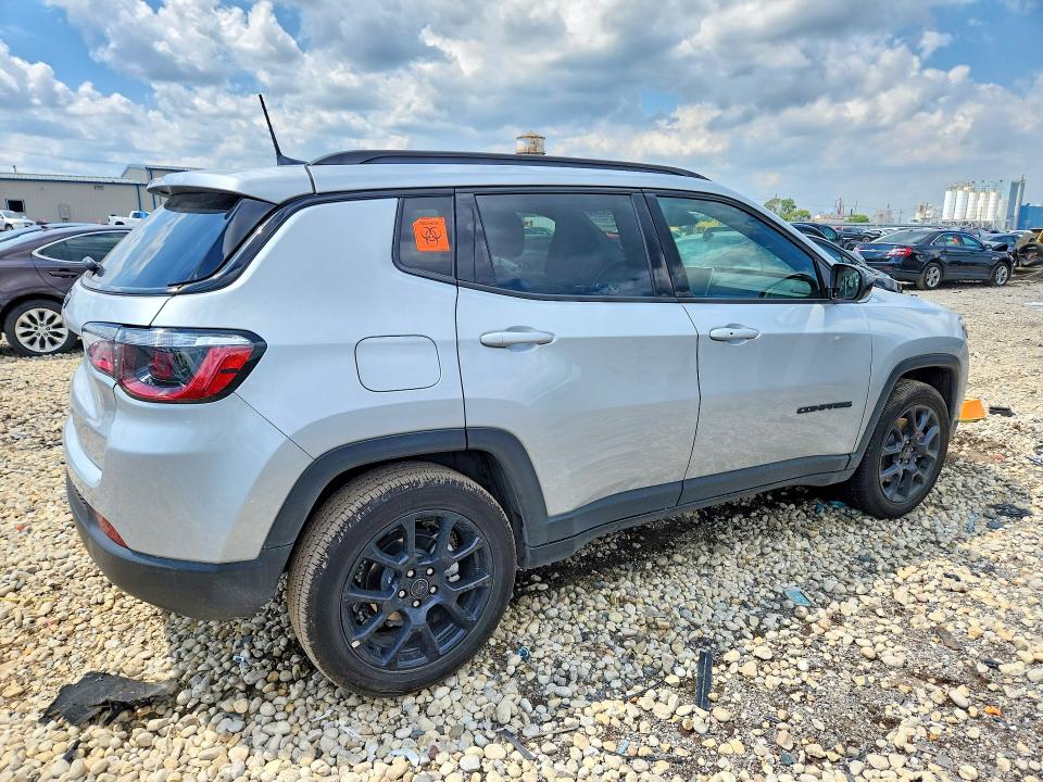 Zdjęcie 3 z aukcji – 2026 JEEP COMPASS z VIN 3C4NJDBN1TT161242