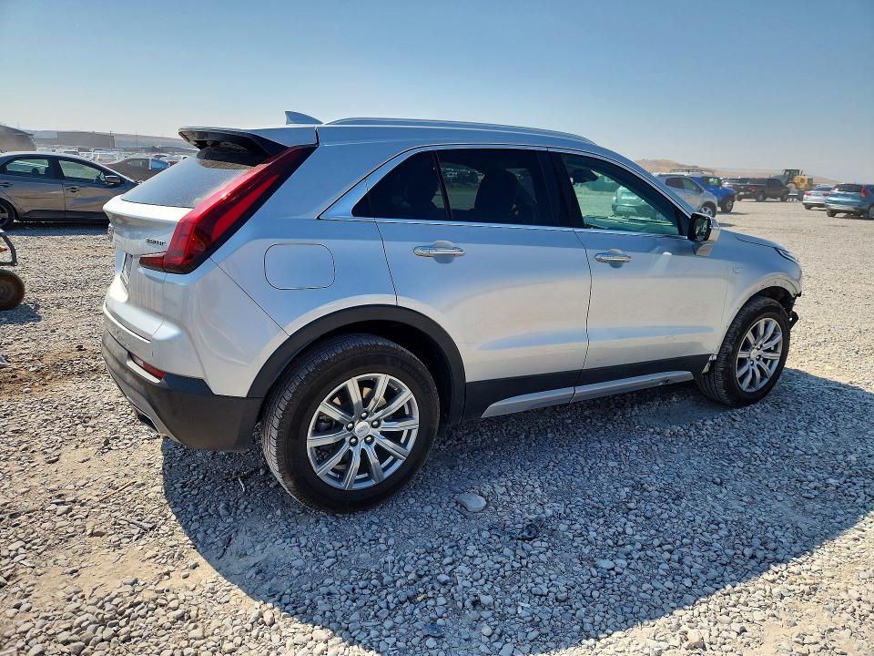 Photo 3 from auction – 2021 CADILLAC XT4 with VIN 1GYFZCR47MF035087