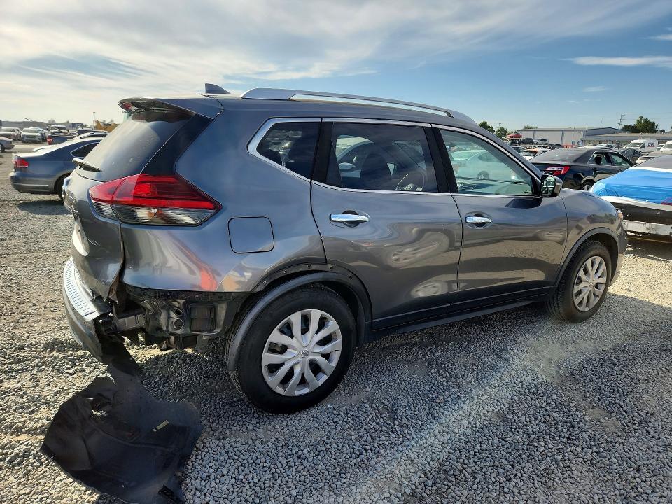 Photo 3 from auction – 2017 NISSAN ROGUE with VIN JN8AT2MTXHW132370