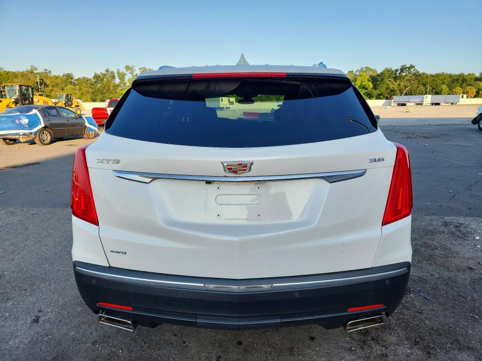 Photo 6 from auction – 2017 CADILLAC XT5 with VIN 1GYKNDRS6HZ284757