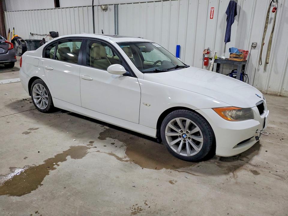 Photo 4 from auction – 2006 BMW 325 with VIN WBAVB13566KX44970