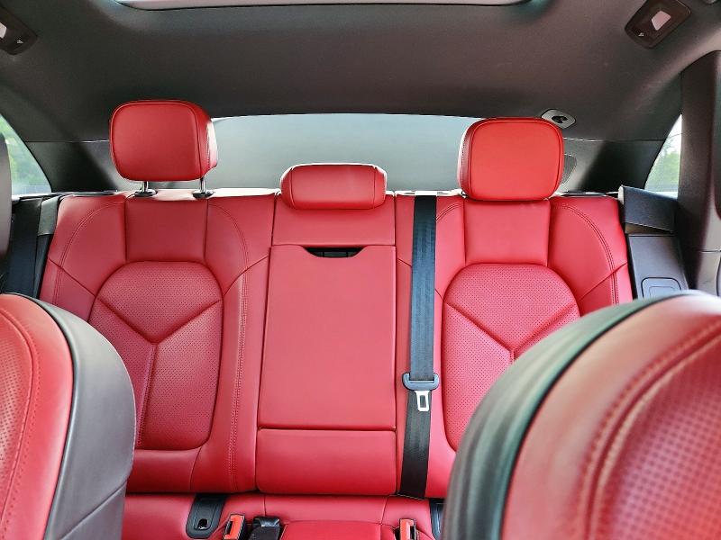 Photo 10 from auction – 2018 PORSCHE MACAN with VIN WP1AA2A50JLB04414