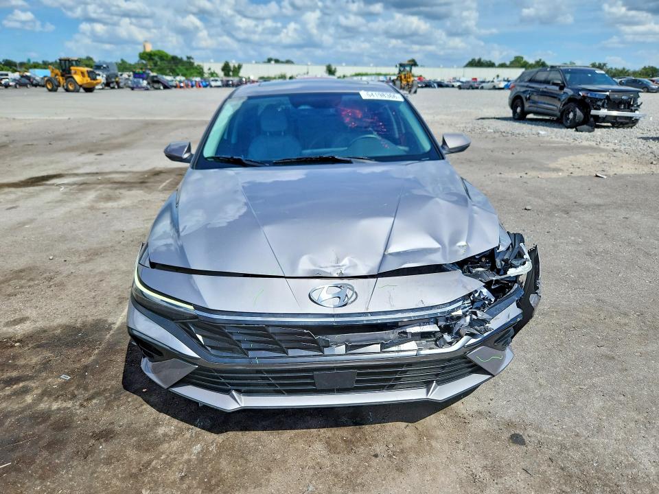 Photo 5 from auction – 2025 HYUNDAI ELANTRA with VIN KMHLP4DG7SU933568