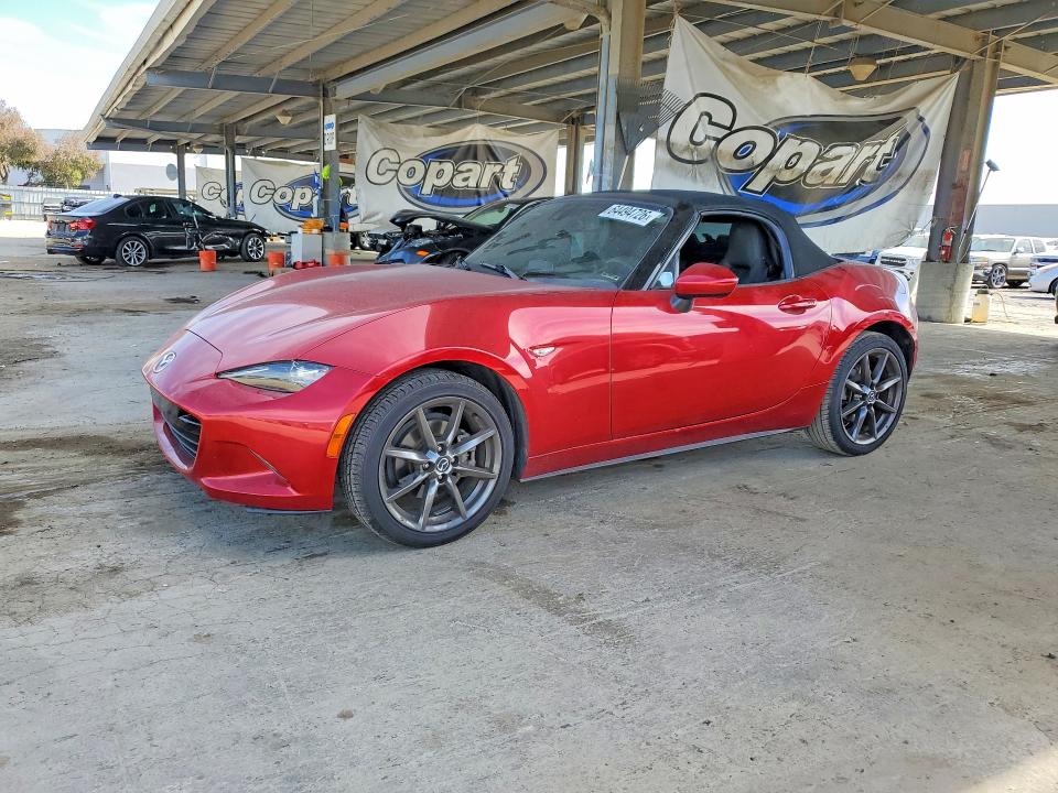 MAZDA MX-5 MIATA 2016 مع رقم تعريف المركبة JM1NDAD70G0119085 - صورة من المزاد