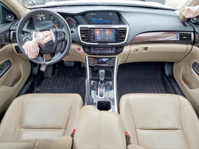 Photo 8 from auction – 2016 HONDA ACCORD with VIN 1HGCR3F92GA004292