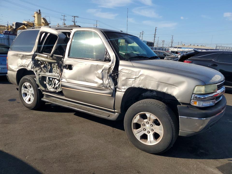 Photo 4 from auction – 2003 CHEVROLET TAHOE with VIN 1GNEC13VX3R121698