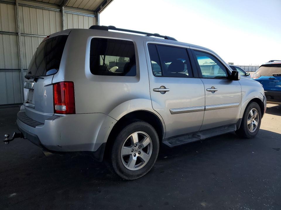 Photo 3 from auction – 2011 HONDA PILOT with VIN 5FNYF3H41BB024645