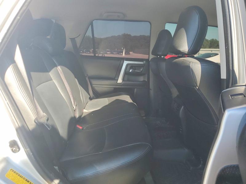 Photo 11 from auction – 2019 TOYOTA 4RUNNER with VIN JTEBU5JRXK5625787